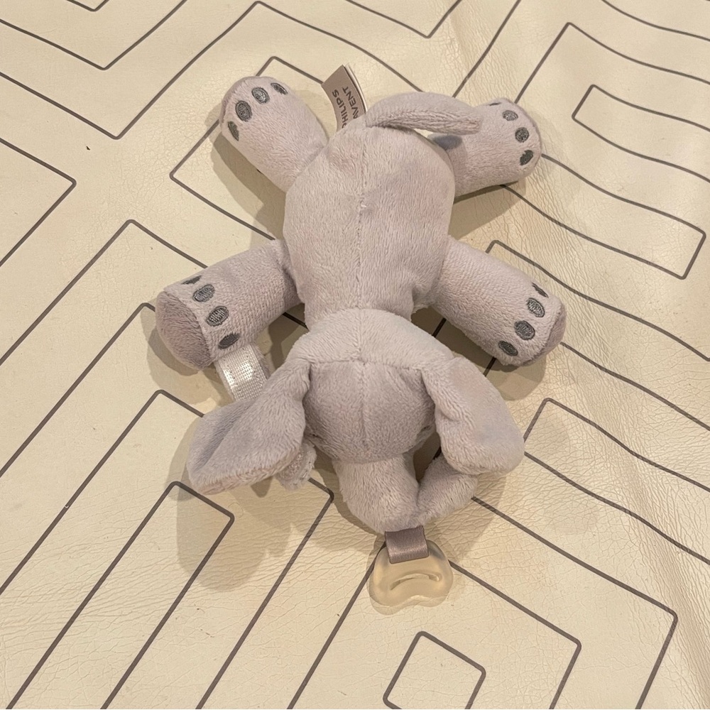 Avent Elephant Pacifier Attachment - Picture 2 of 6